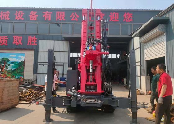 Crawler Mounted Drill Rig 200 Meters Drilling Depth With 17/18 Air Compressor