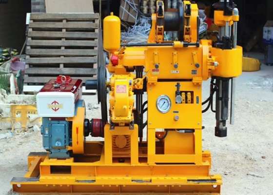 Les foreuses de puits d'eau de XY-1A 150M ont adapté aux besoins du client le diamètre de trou 22 plate-forme portative d'exploration de moteur diesel de HP
