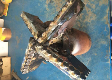 4 peu de perceuse d'ouvreur de trou des ailes PDC, matériel de carbure de perçage de trépan à lames pour la roche de grès